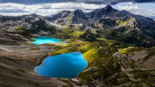 阿尔卑斯山脉锡尔夫雷塔山的乔里森湖，瑞士 (© Florin Baumann/Getty Images)