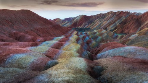 张掖国家地质公园，甘肃，中国 (© TONNAJA/Getty Images)